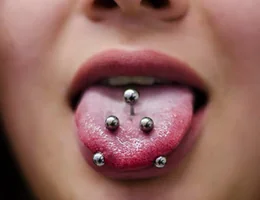 MIRRDO. PIERCINGS